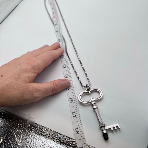 Chico’s oversized key long necklace silver tone - Picture 2 of 4
